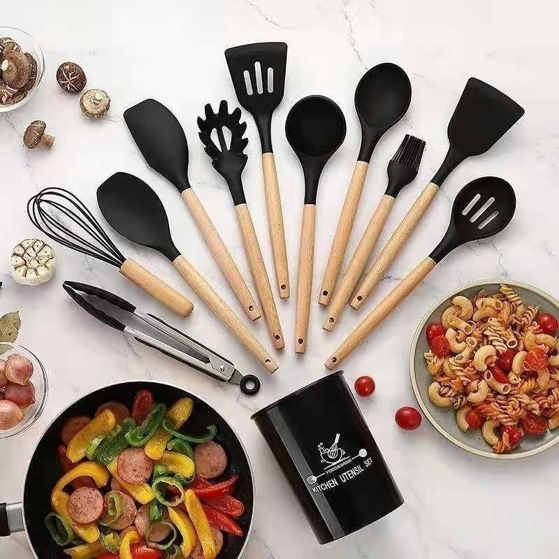 KIT de Utensilio de Cozinha em Silicone com Cabo de Madeira Tratada